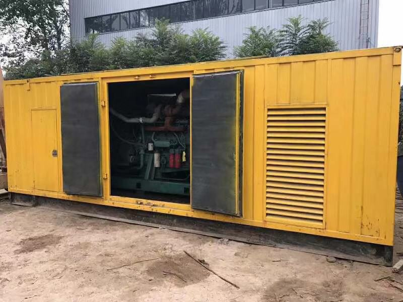 哈巴河柴油发电机组滤清器内充满机油但压力不足如何进行故障排查？