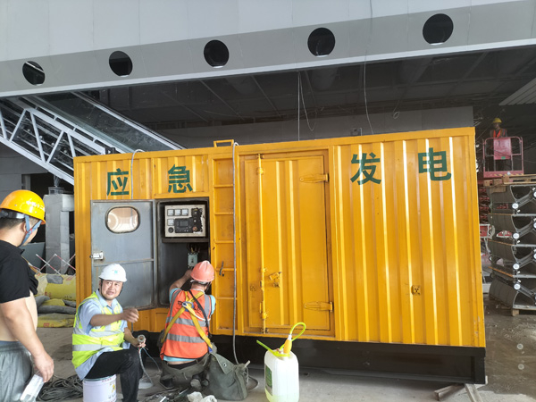 哈巴河怎样判断空气滤清器是否需要更换？